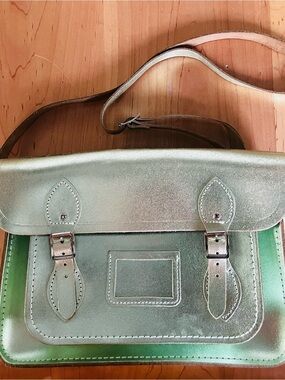 The Cambridge Satchel Company Metallic Green Leather Crossbody Vintage Mint! Ltd